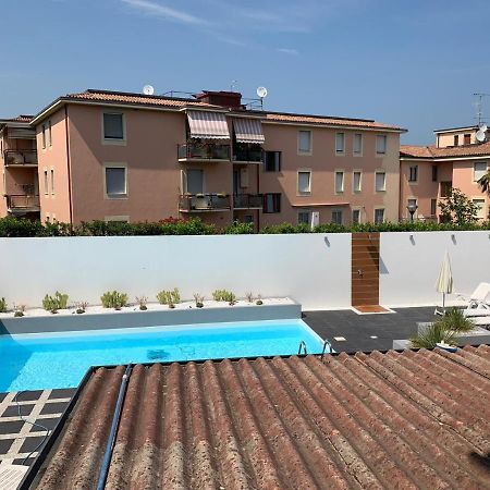 H3O Lago Di Garda Desenzano del Garda Bagian luar foto